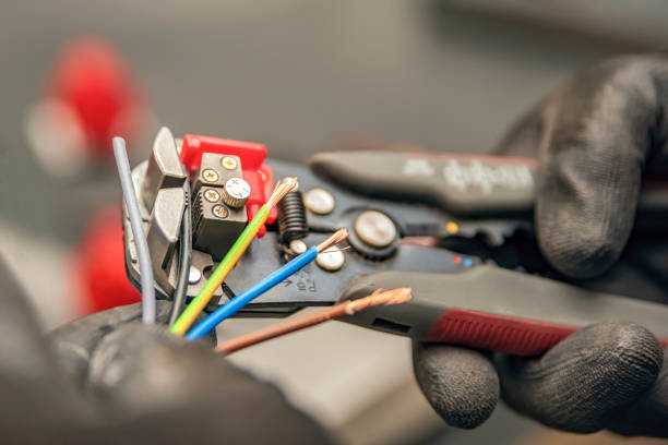 Best Local Electrician Companies  in St Robert, MO